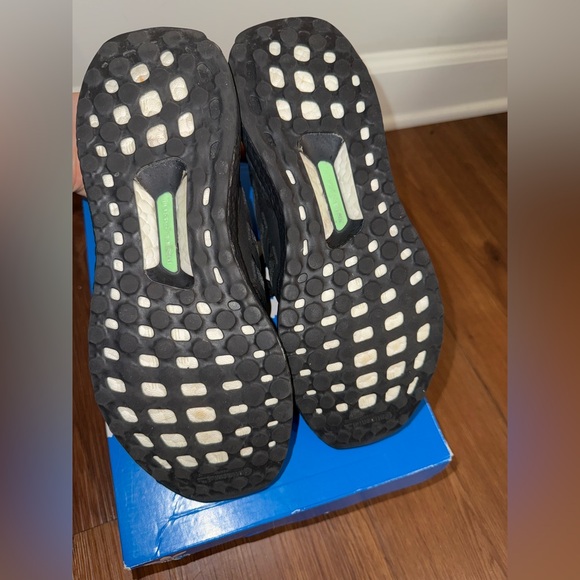 Adidas Ultraboost - Picture 4 of 7